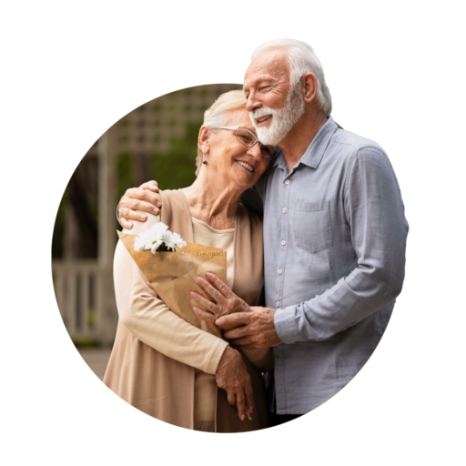 Pareja de pensionados felices tras optimizar su pensión IMSS